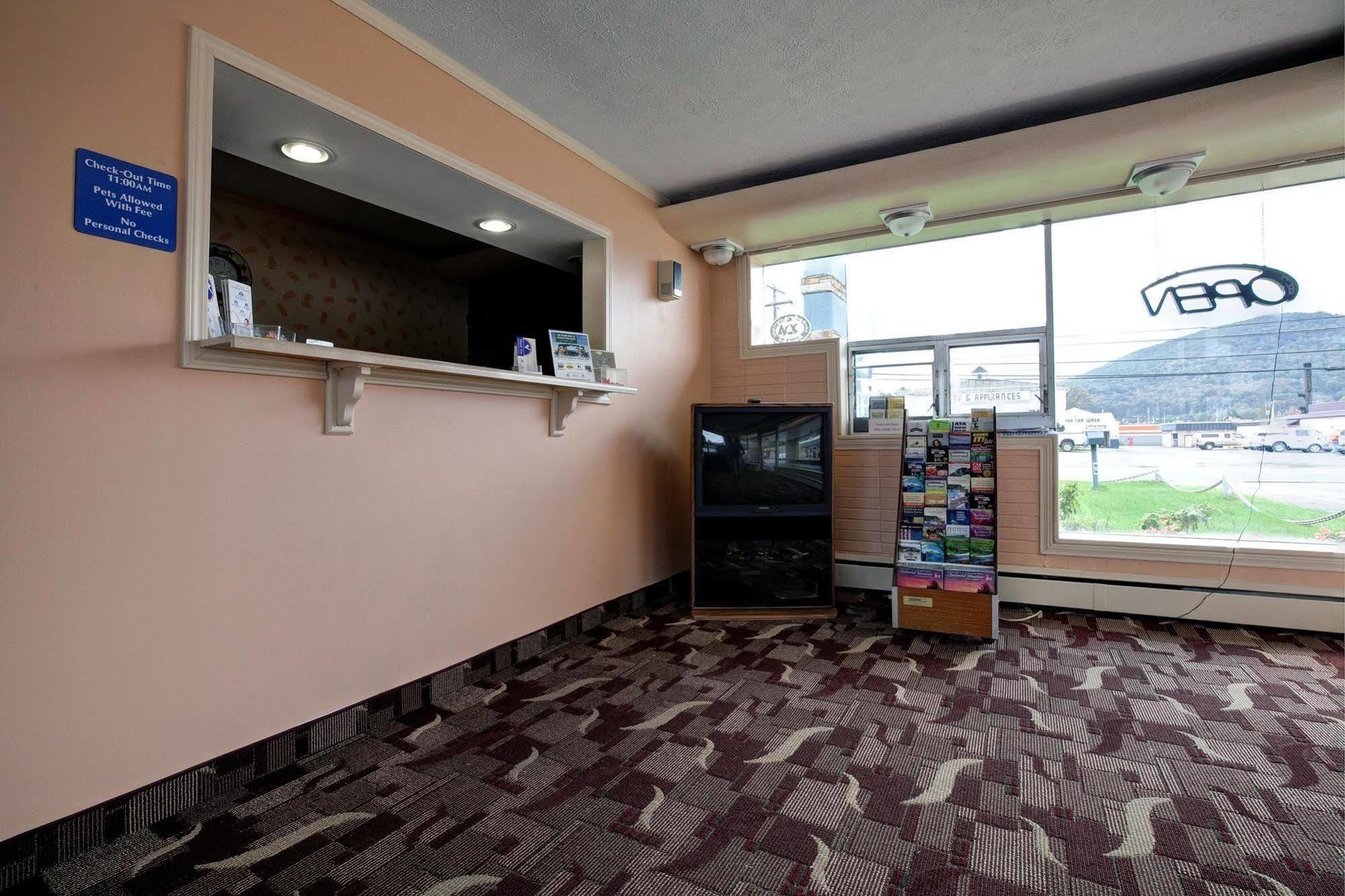 Americas Best Value Inn Bradford Interiér fotografie