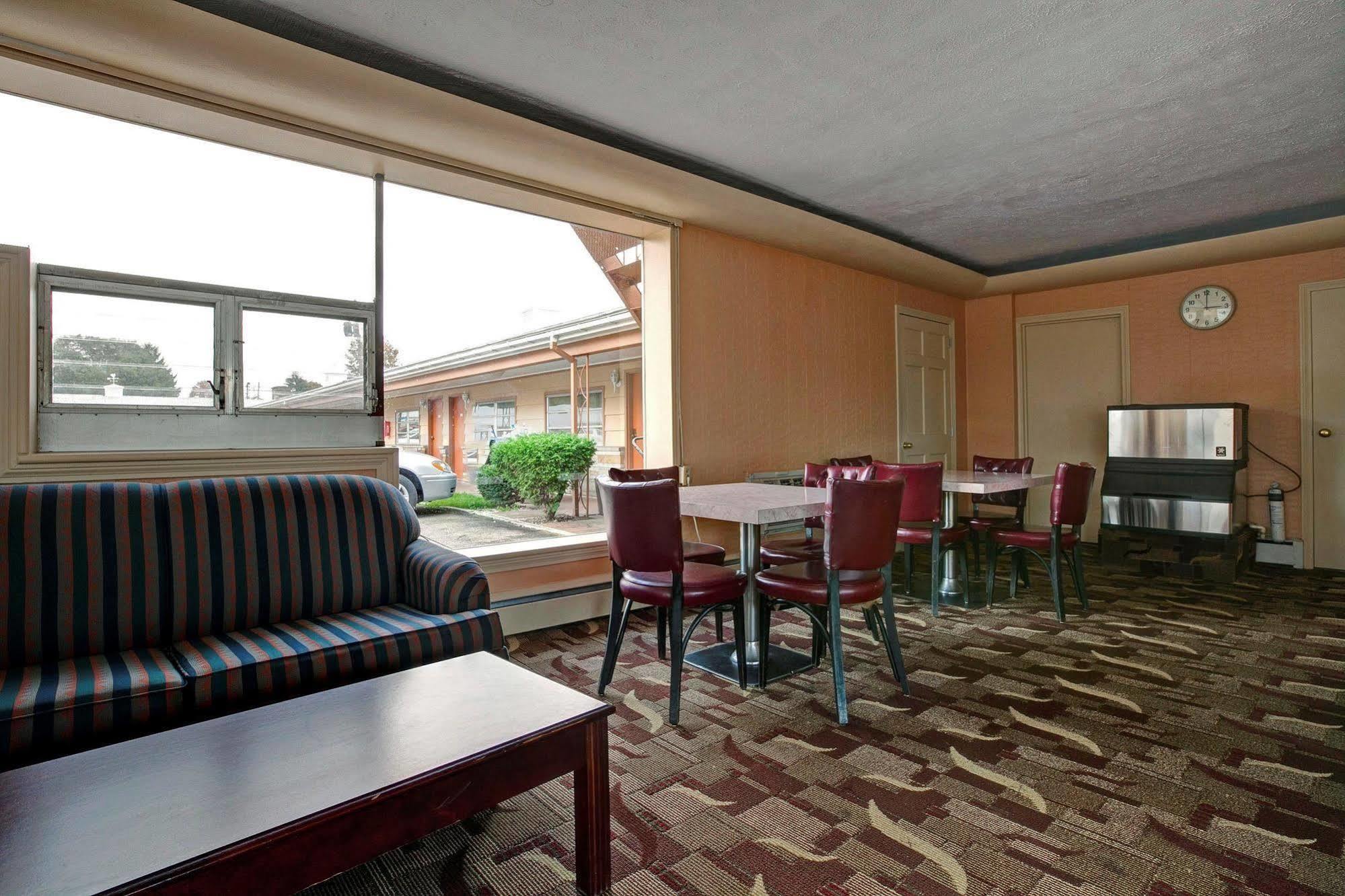 Americas Best Value Inn Bradford Restaurace fotografie